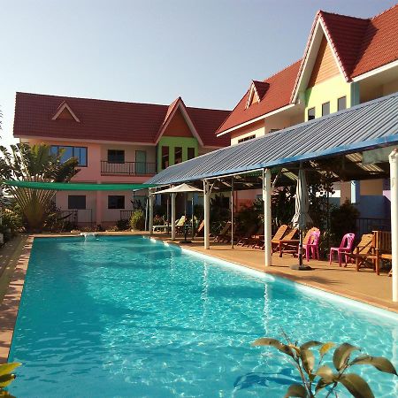 Peace Pool Resort Khun Han Exteriér fotografie